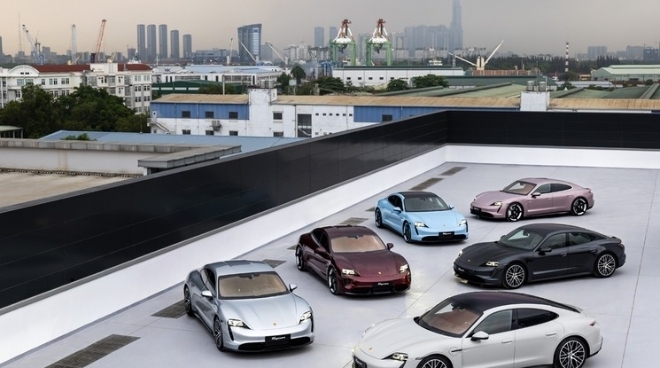 Xe ô tô điện Porsche Taycan bắt đầu được bàn giao tới tay khách hàng Việt