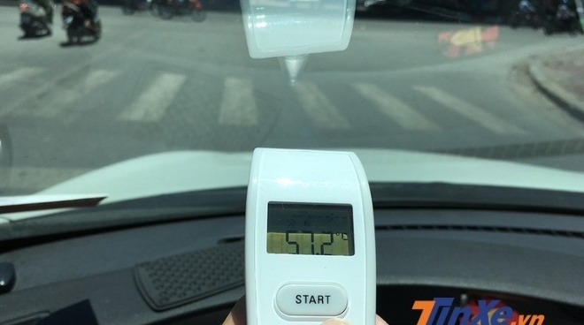 Xe ô tô sẽ nóng như thế nào khi di chuyển trong ngày nắng đỉnh điểm?