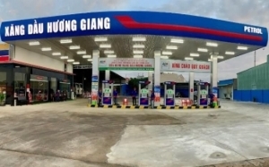 Cây xăng dầu Hương Giang