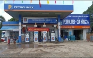 Cây xăng Petrolimex - Cửa hàng 24