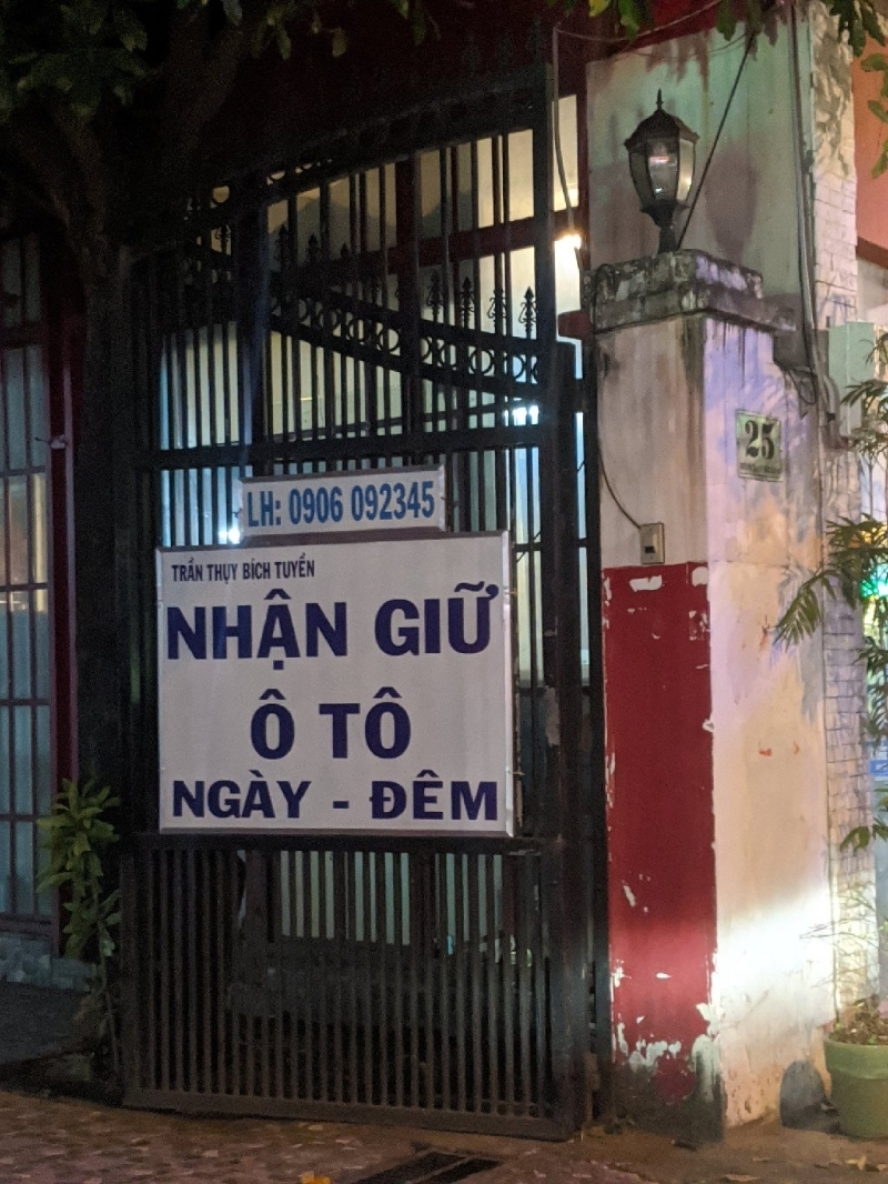 Bãi đậu xe 25 Nguyễn Hữu Tiến