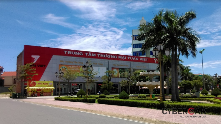Bãi đậu xe TTTM Tuấn Việt Center