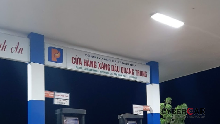 Cây xăng Quang Trung